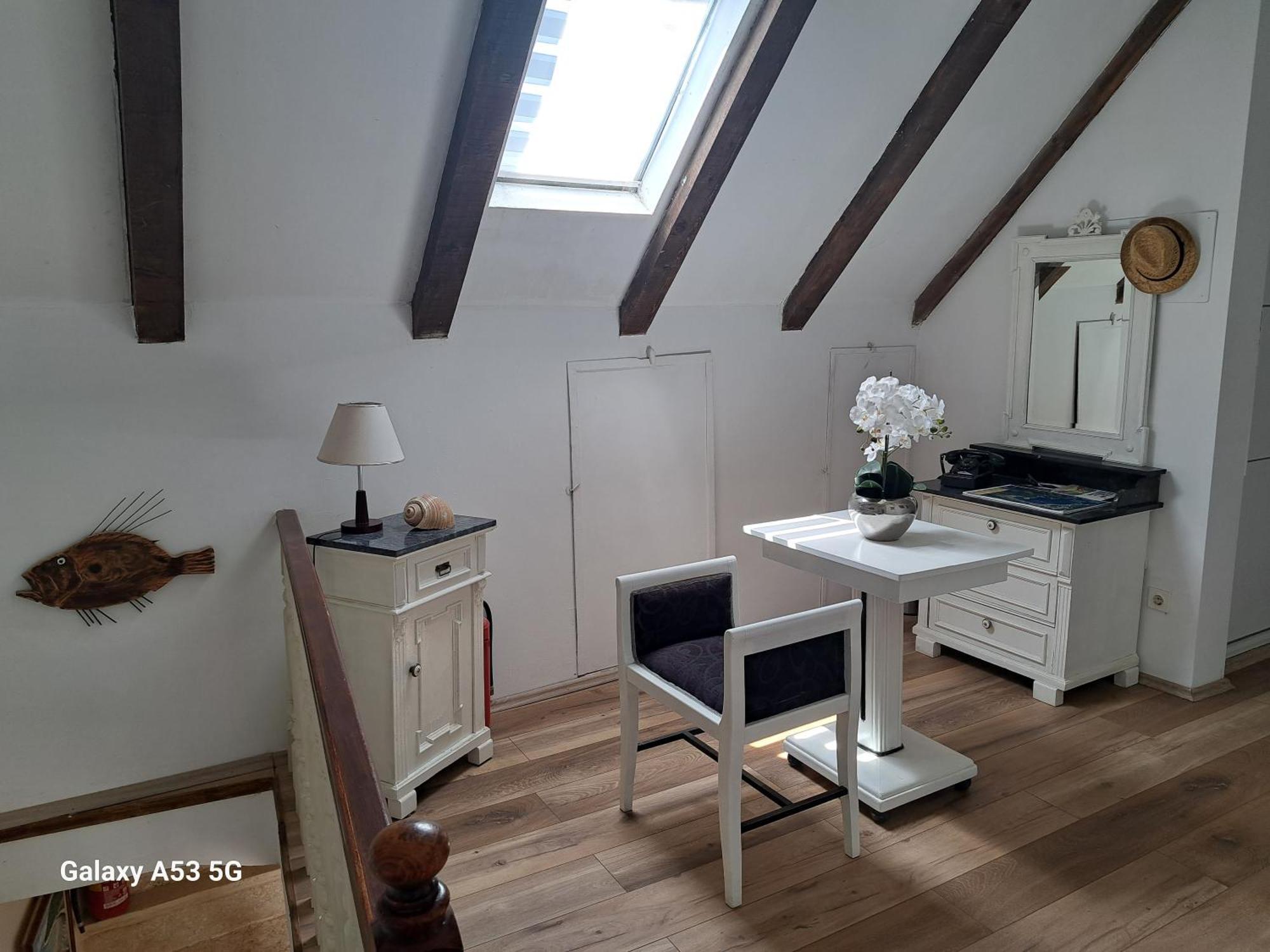 Heritage Rooms Kut Vis Esterno foto